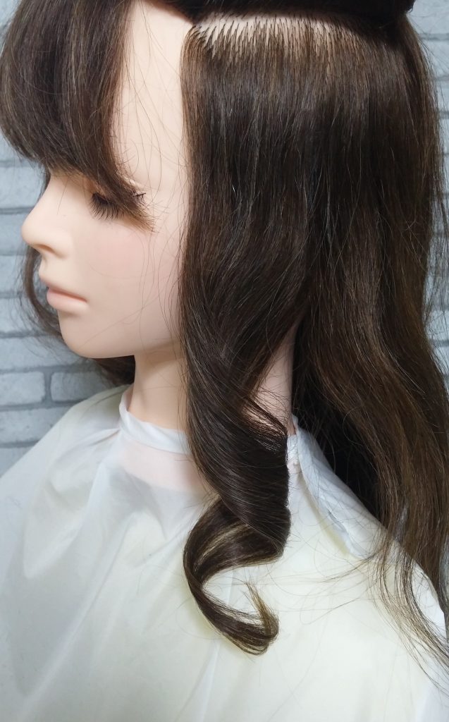 フォワード巻きとリバース巻きって何？ Favour hair