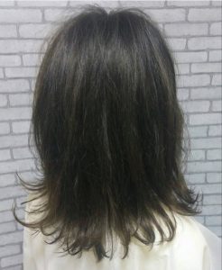 トレンドヘアカラーのネイビーアッシュってどんな色 Favour Hair