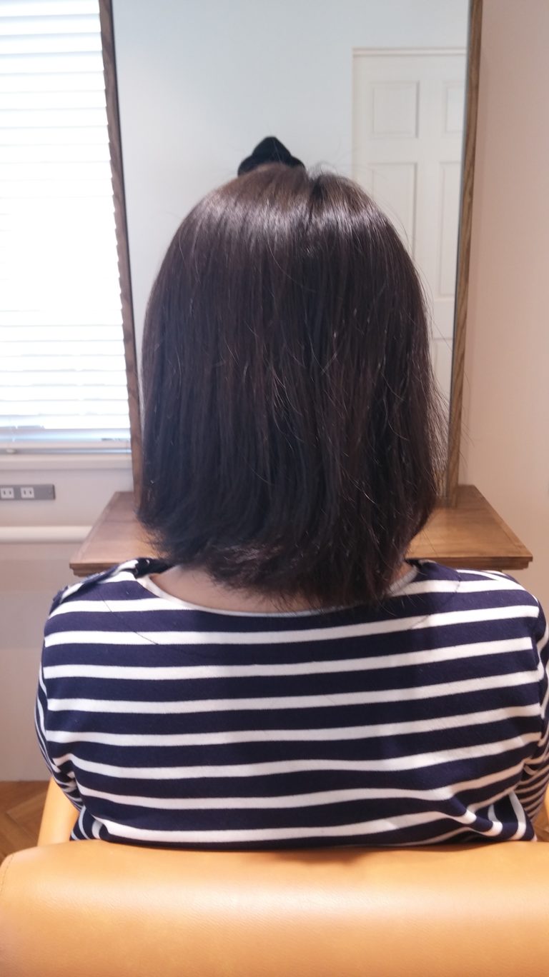 うねってまとまらない髪を半年かけて改善した例 Favour hair