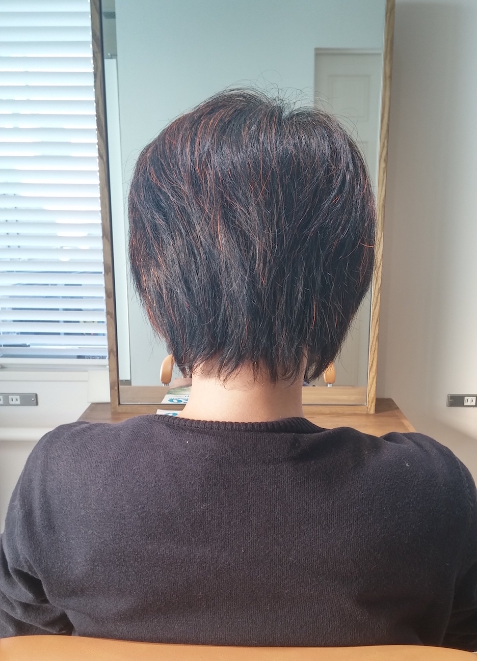 多毛で膨らみやすい髪質を動きのある大人のショートヘアに Favour hair