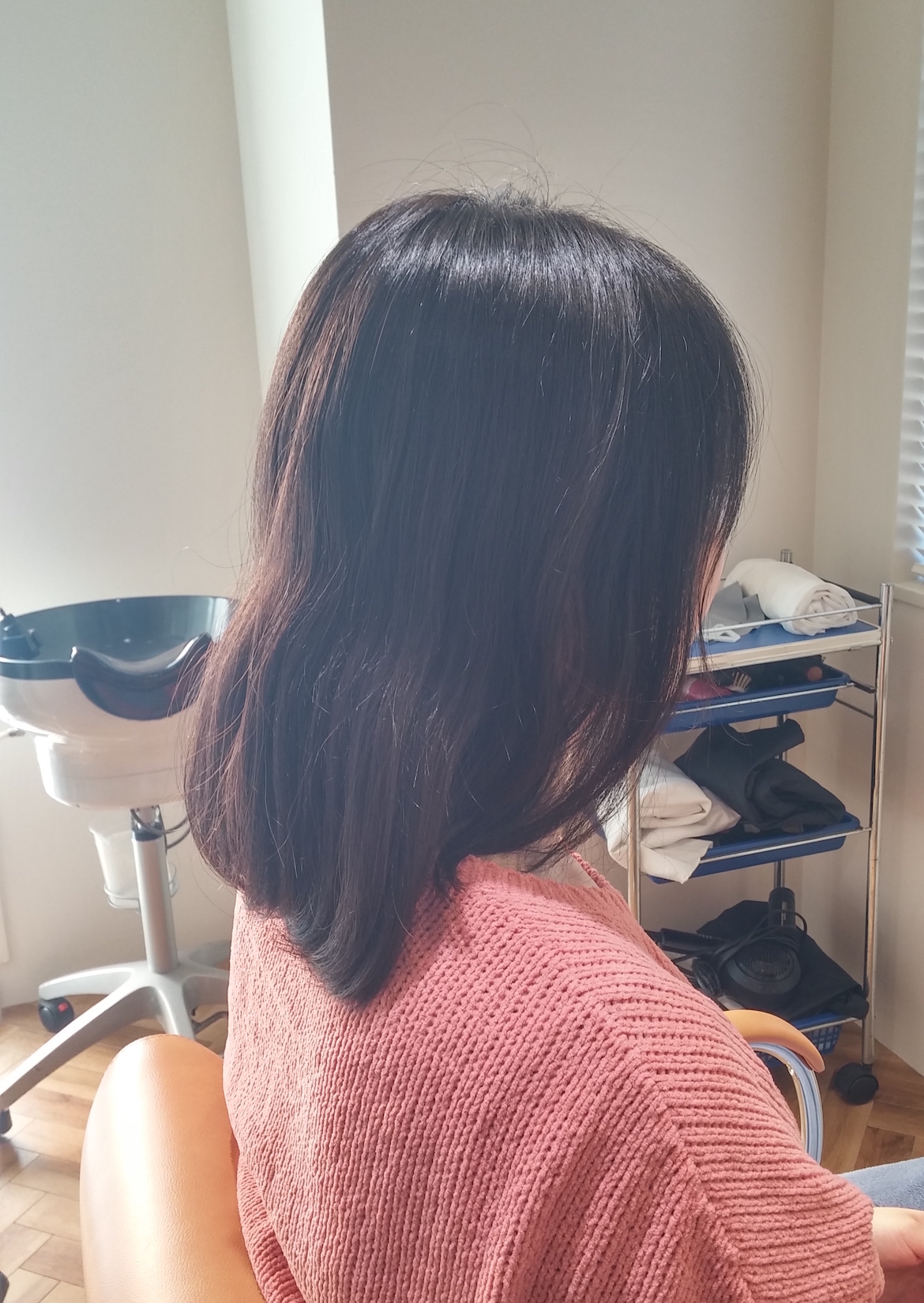 丸顔やベース型の方のショートボブと似合わせ Favour hair